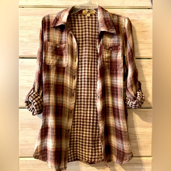 Nine West Soft Crinkle Button Down; New w Tags - Picture 3 of 3